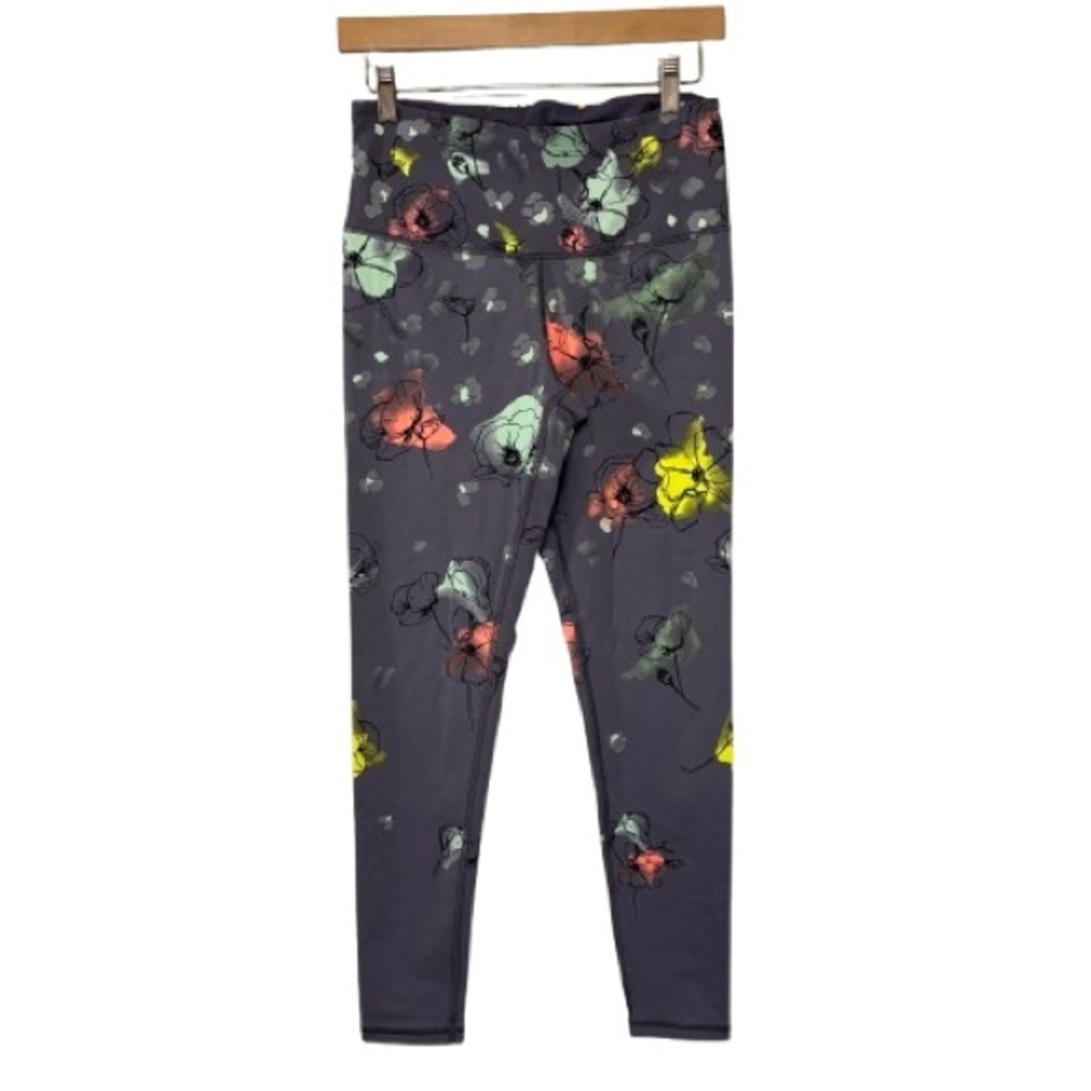 Victoria’s Secret Sport Knock Out Floral Leggings Size M